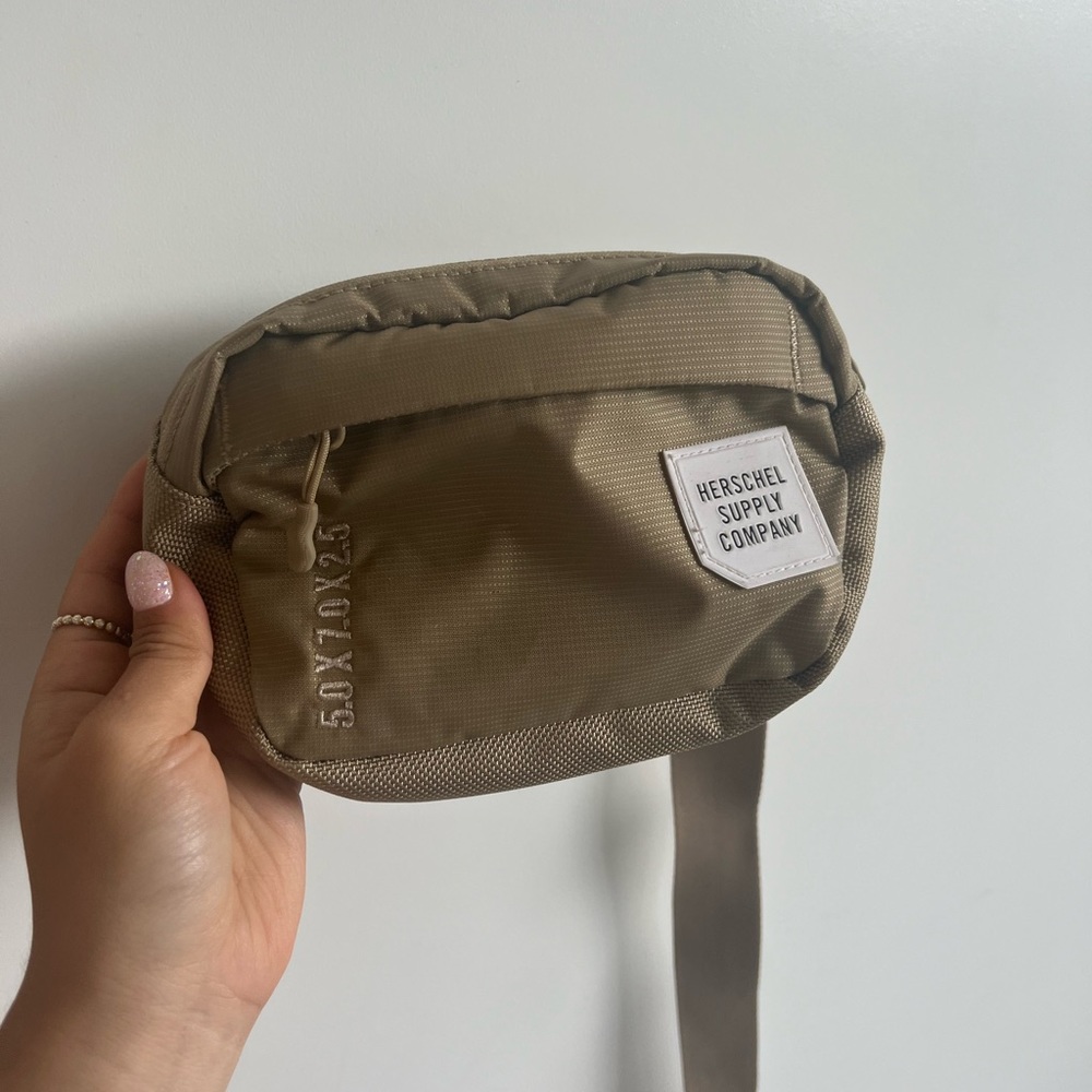 Herschel fanny pack